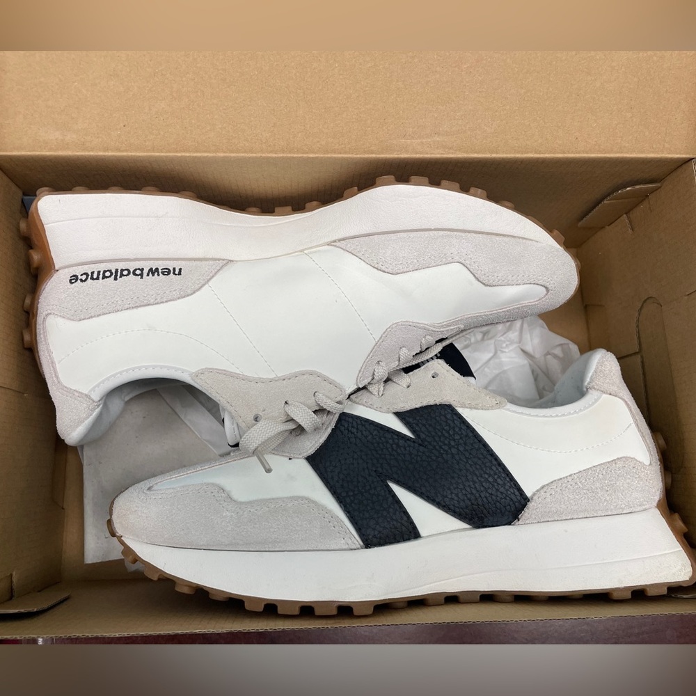 New balance 327. Women’s size 10